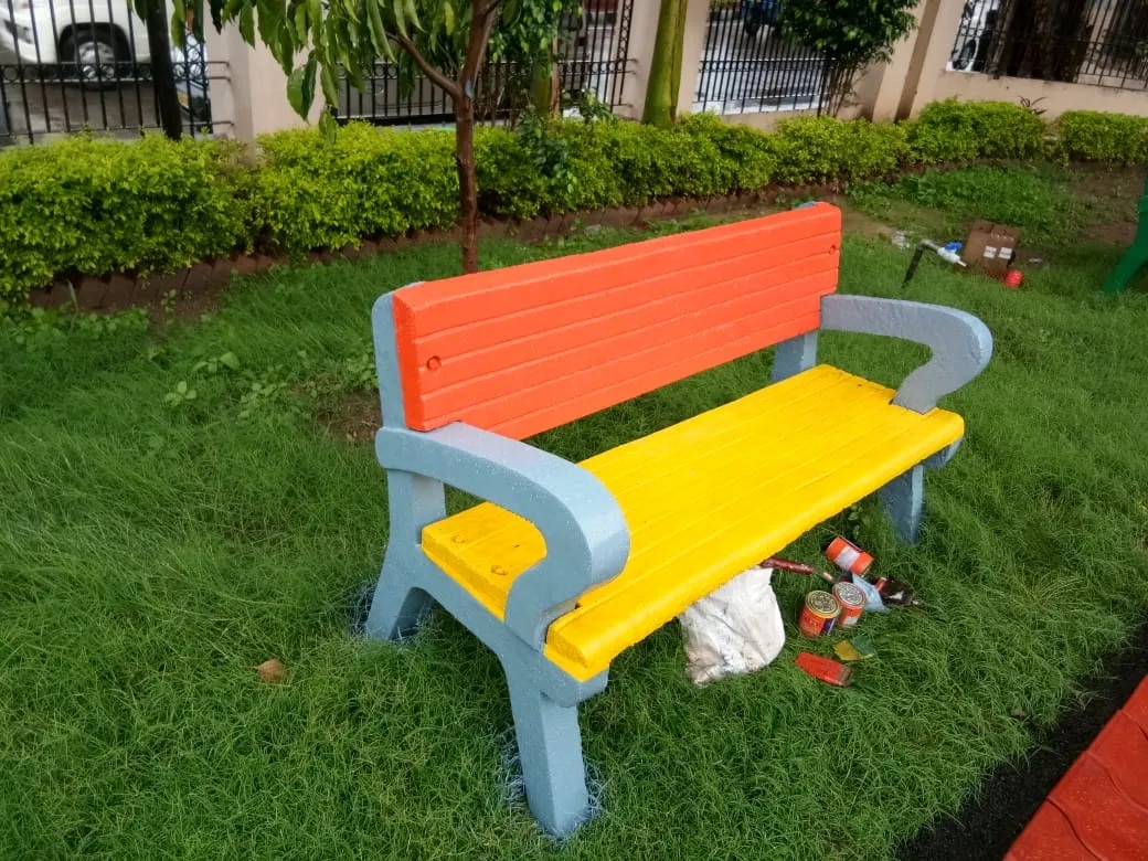 RCC GARDEN BENCH image 1