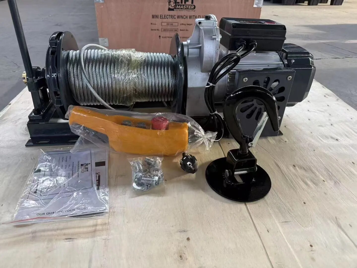 Electric Clutch Winch 600 Kg image 1