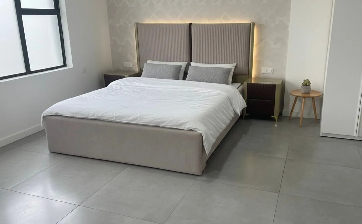 BED image 1