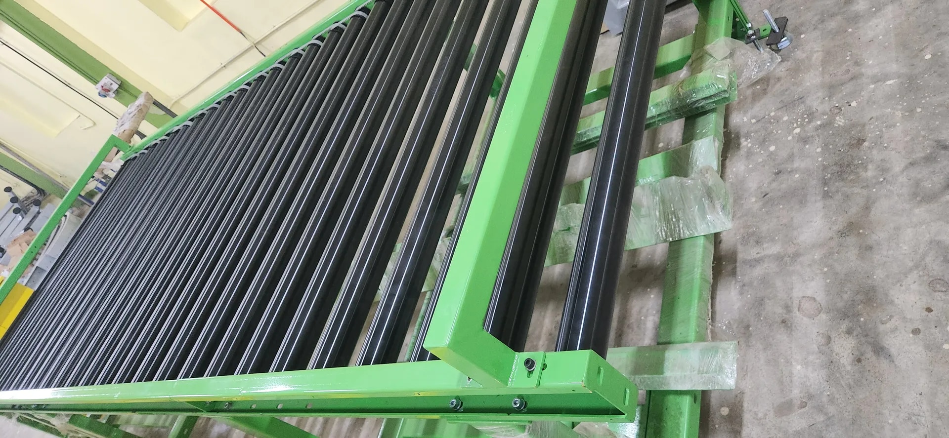 POWERED ROLLER CONVEYOR image 1