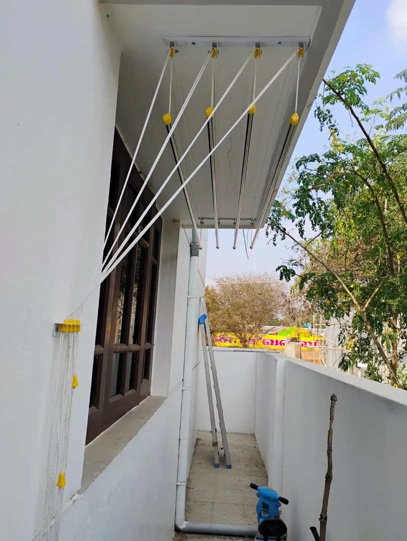 Apartment laundry drying hangers In Coimbatore image 1