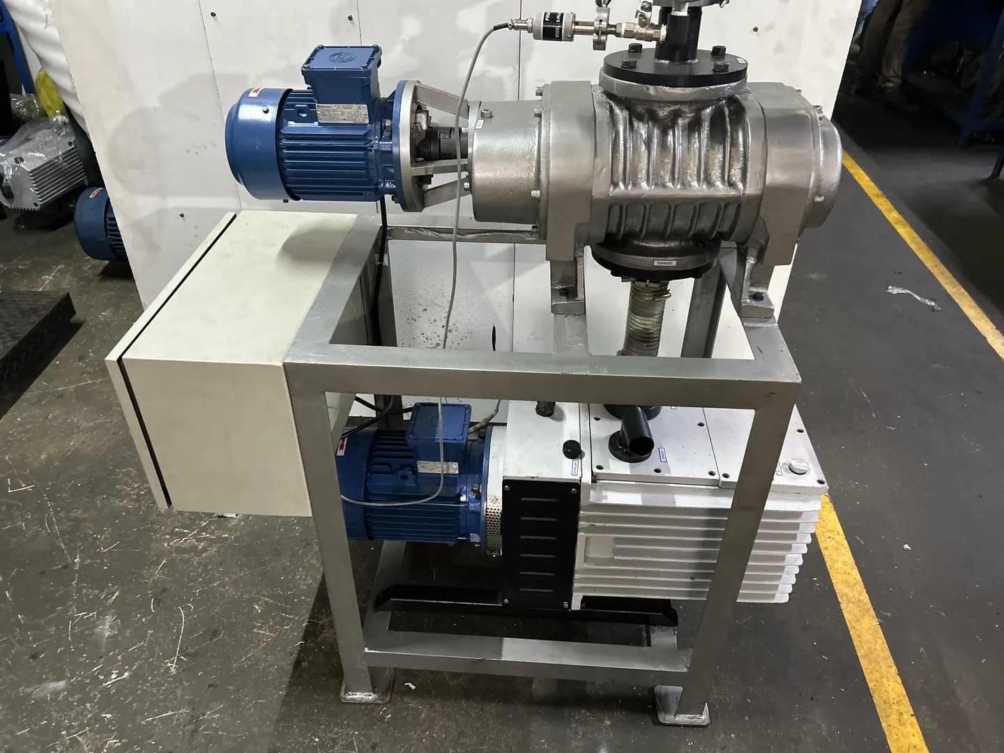 Roots and Rotary vacuum pumping system image 1