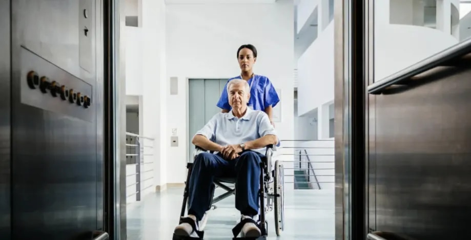 Hospital Lift image 1
