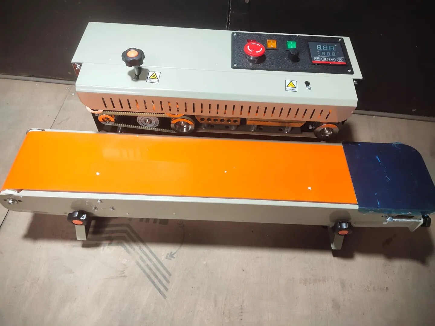 Band Sealer Machine image 1