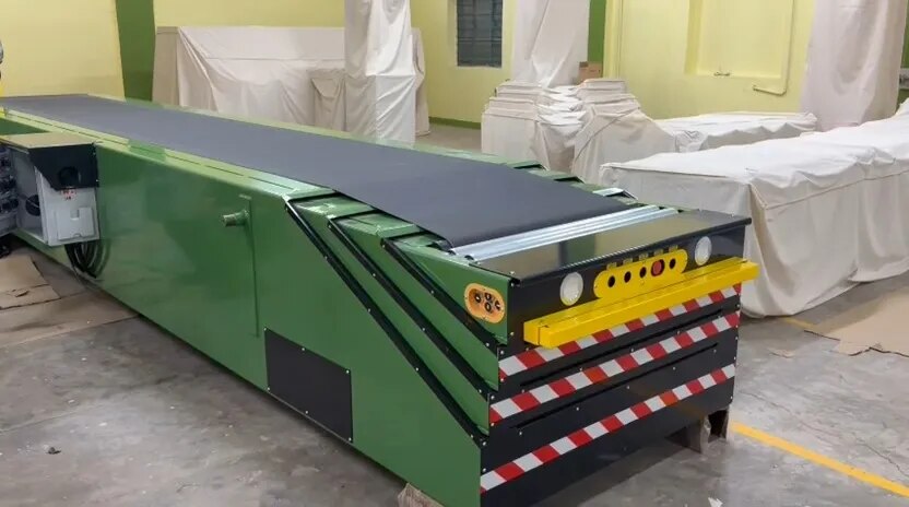 TELESCOPIC CONVEYOR image 1