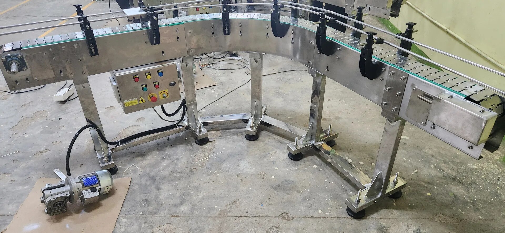 SS SLAT CHAIN CONVEYOR image 1