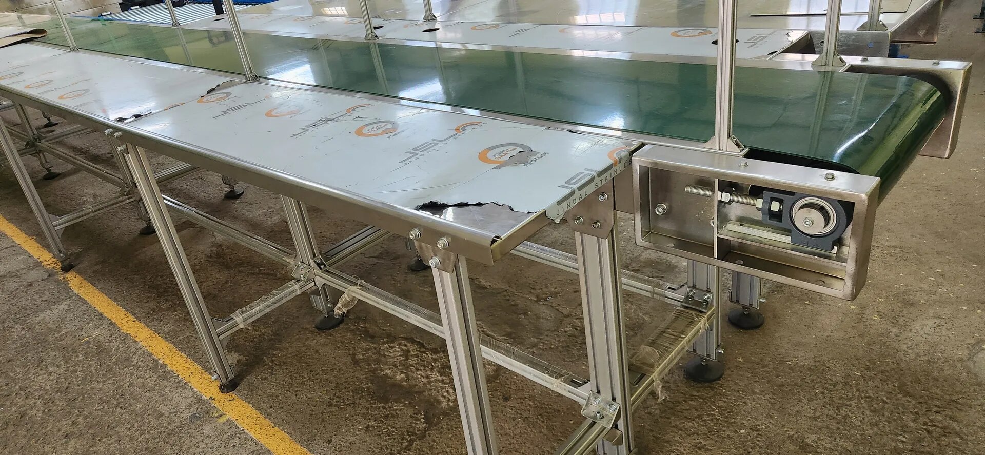 ALUMINIUM PROFILE ASSEMBLY LINE CONVEYOR WITH SIDE TABLE image 1