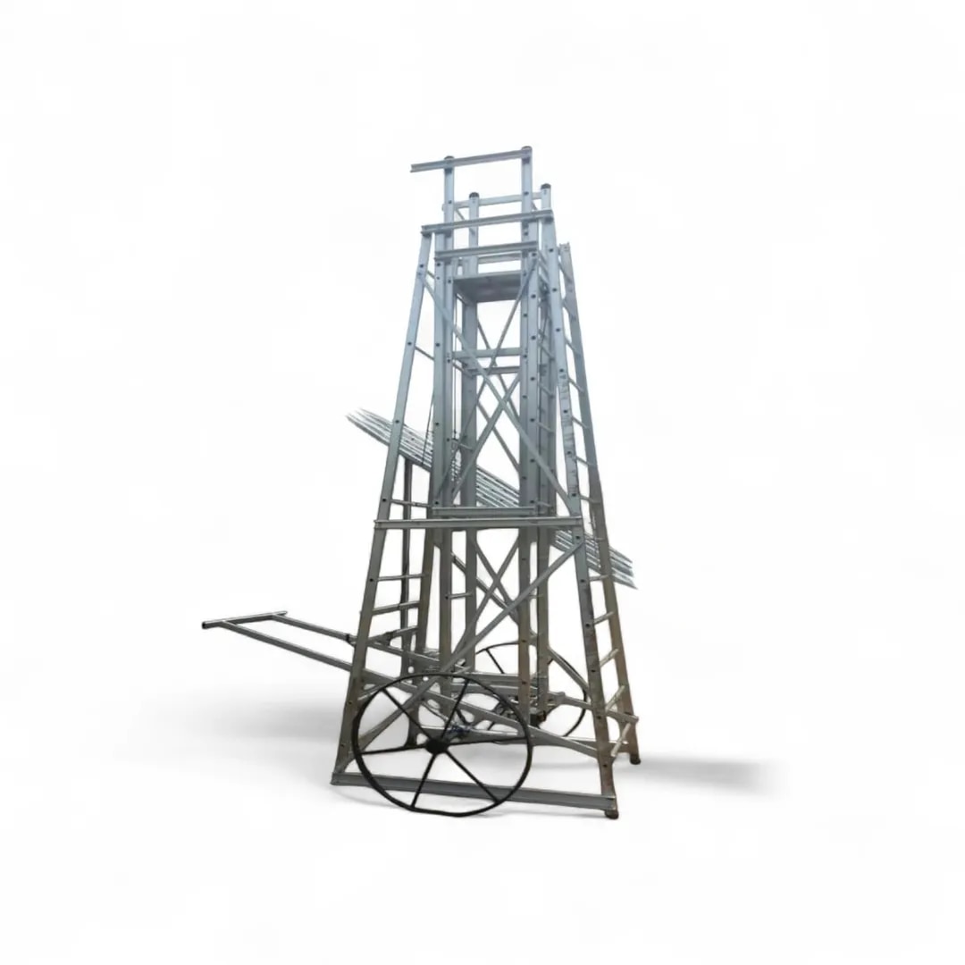 ALUMINIUM Square Tower Ladder image 1