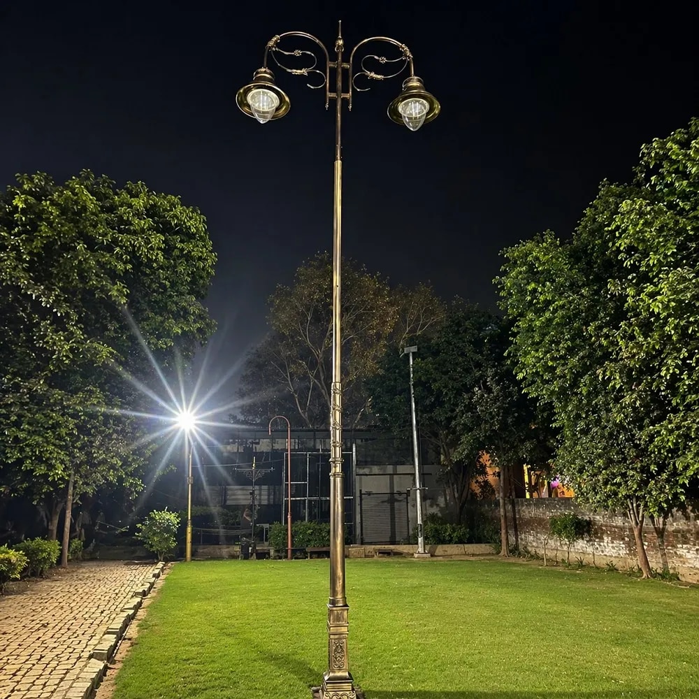7 METER LONG DECORATIVE POLE WITH LIGHTS image 1