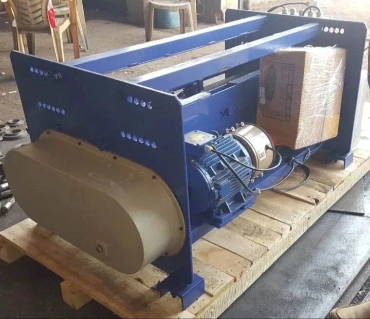 Foot Mounted Hoist image 1