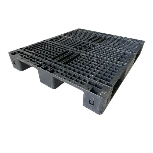 Molded Plastic Pallet image 1