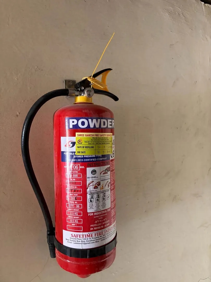 9 KG Fire Extinguishers image 1
