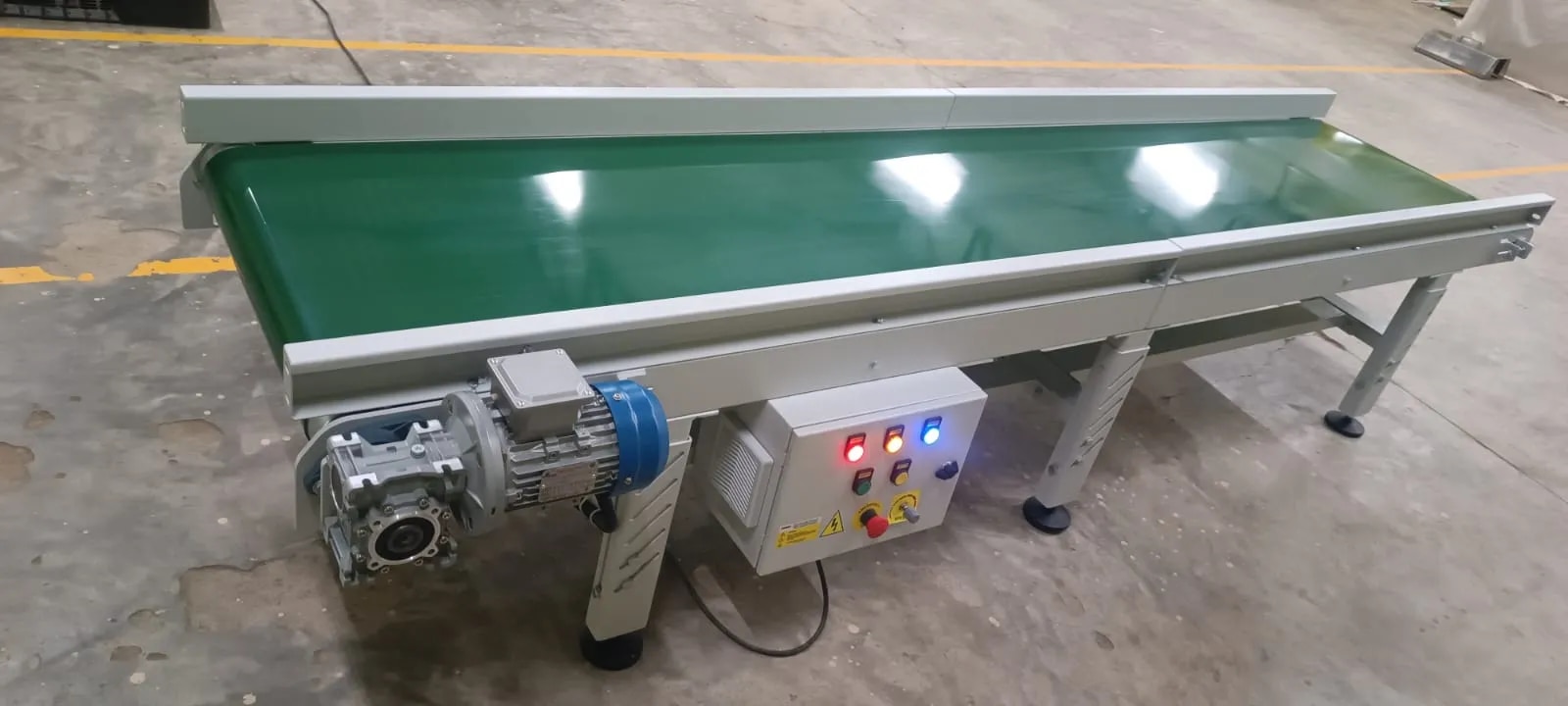 FLAT PVC BELT CONVEYOR image 1