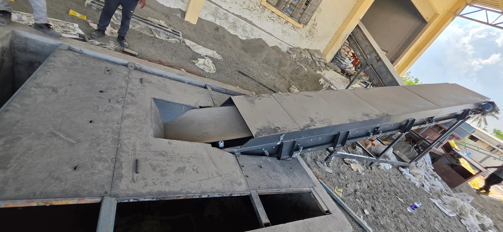 TROUGHED BELT CONVEYOR image 1