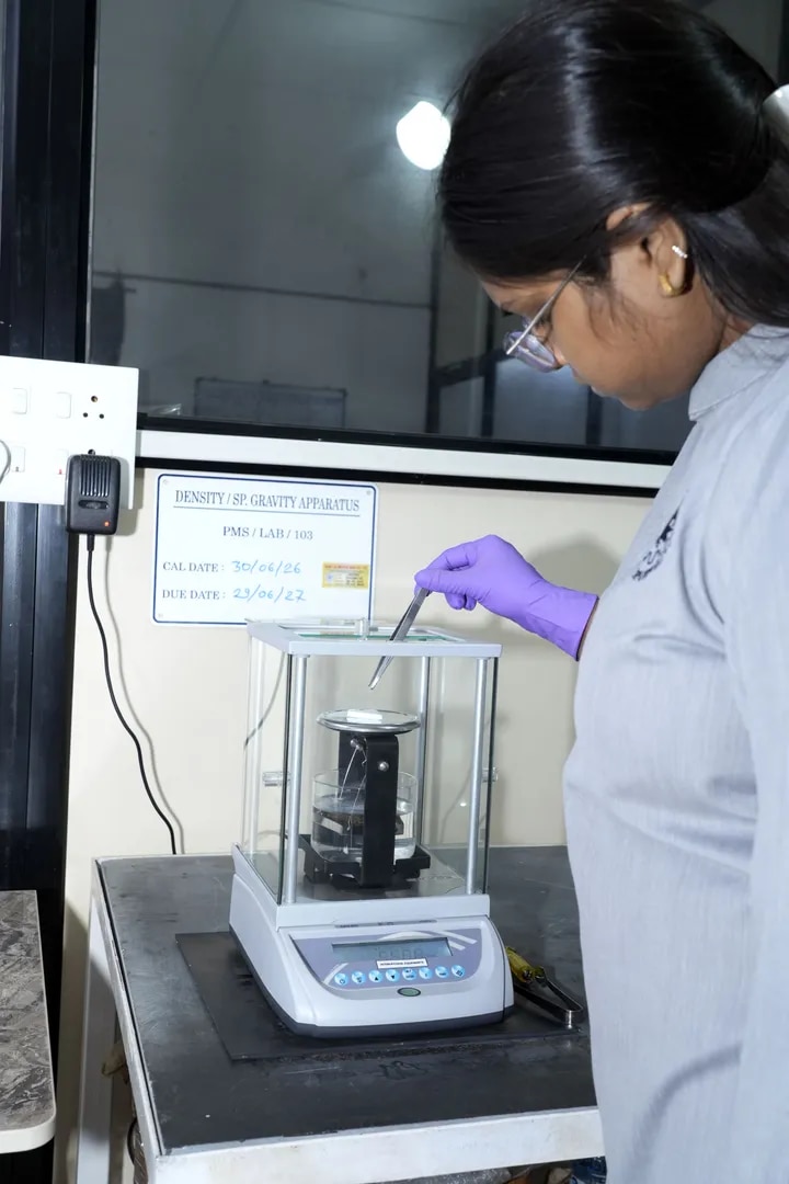 Density / Specific Gravity Test of Plastics image 1