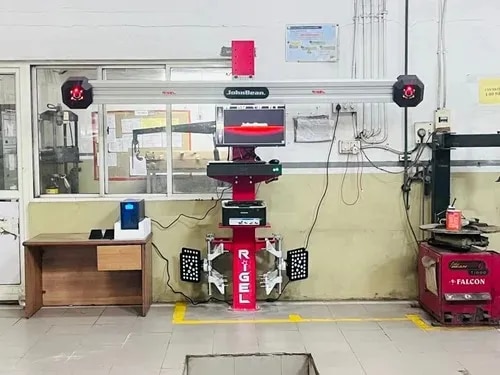 Car Wheel Alignment Machine image 1