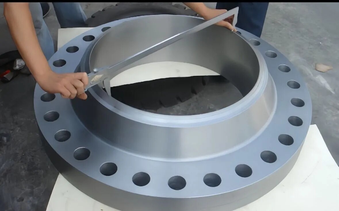 Carbon Steel A105 Flanges image 1