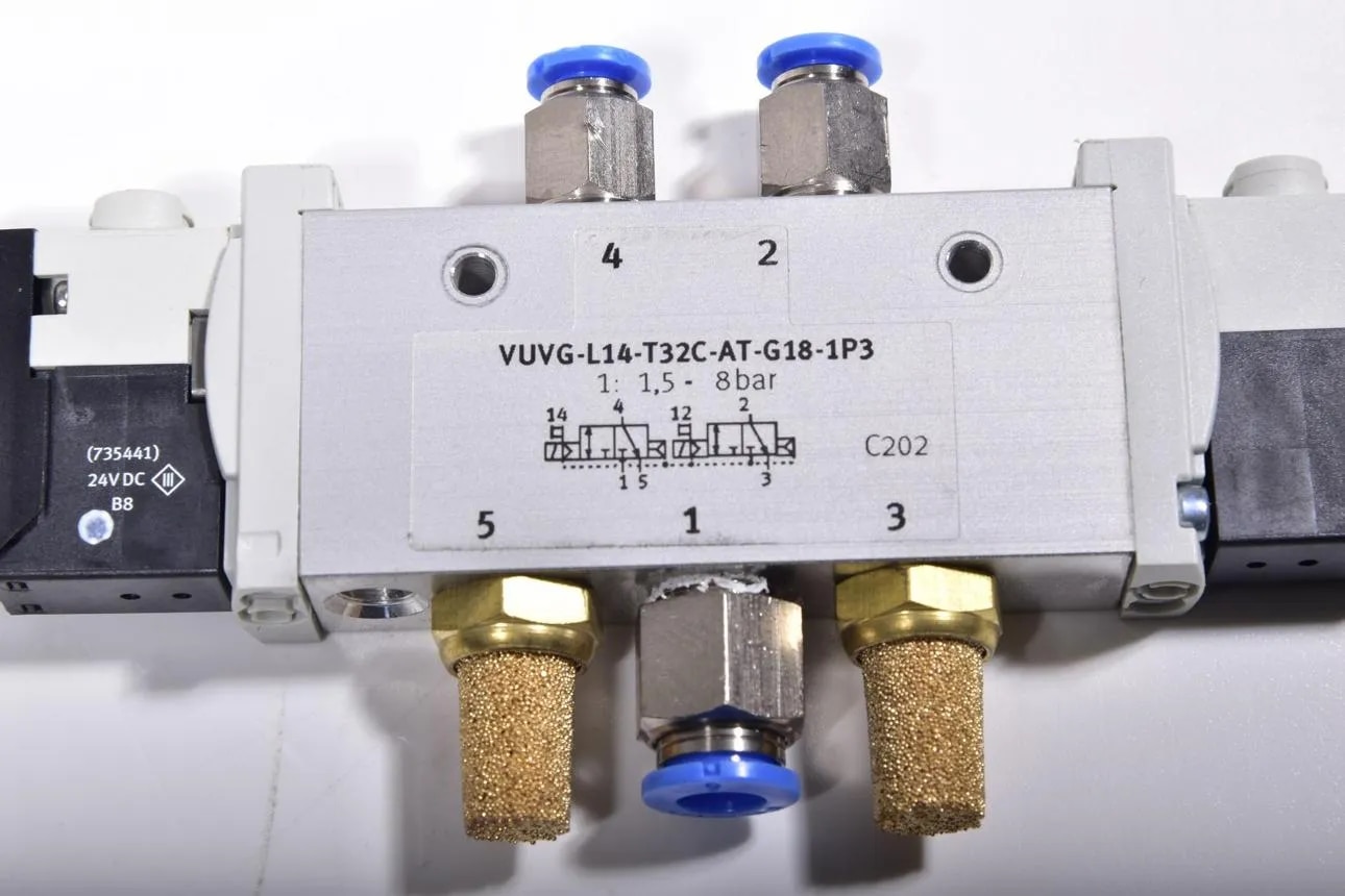2×3/2-Way Solenoid Valve image 1