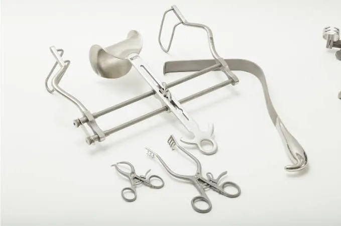 Surgical Retractor image 1