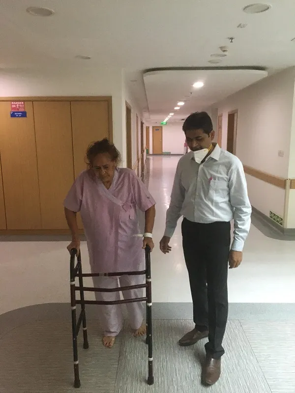 Total Knee Replacement image 9