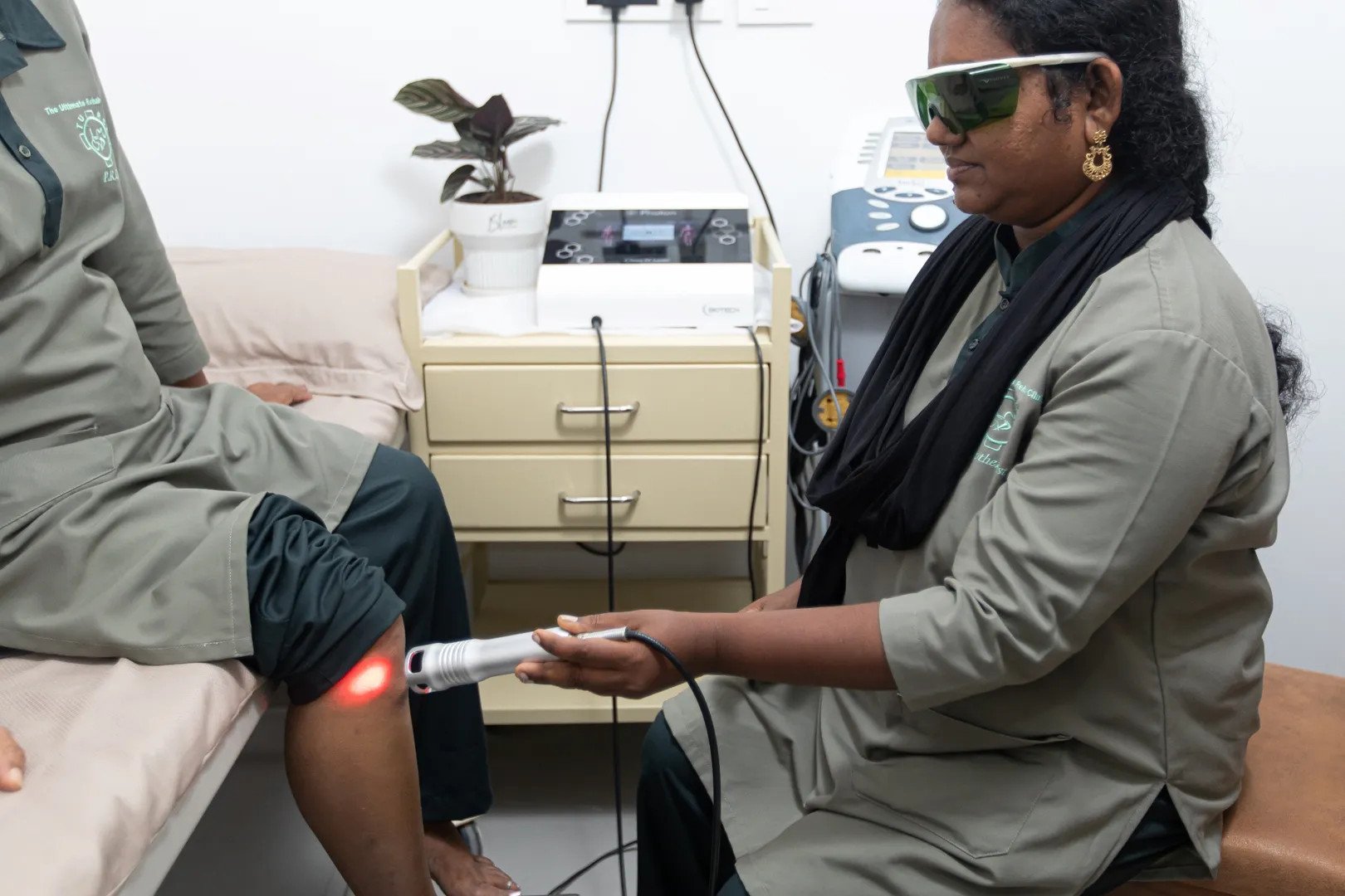 Laser Therapy – High power and Low Intensity image 1
