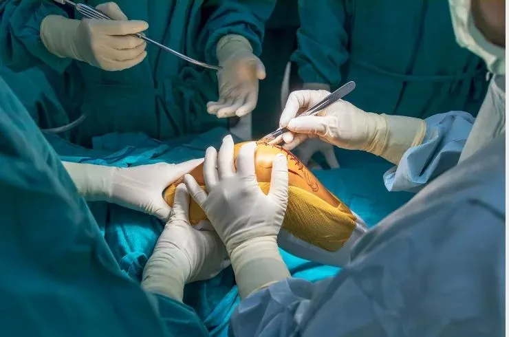 Total Knee Replacement Surgeon in Bibwewadi, Dhankawadi, Pune image 1