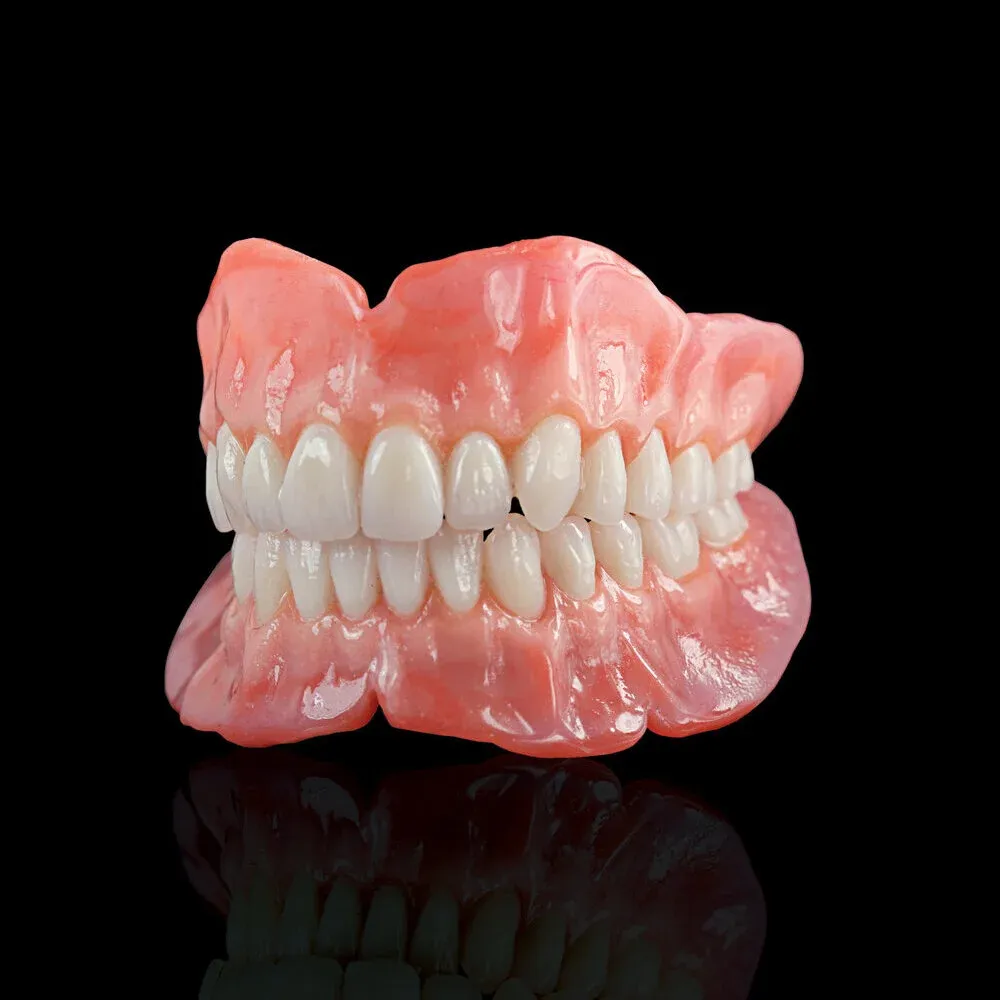 Complete dentures image 1