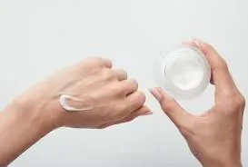 HAND WHITENING  service image