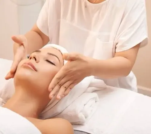 Glow and radiance enhancement therapies service image