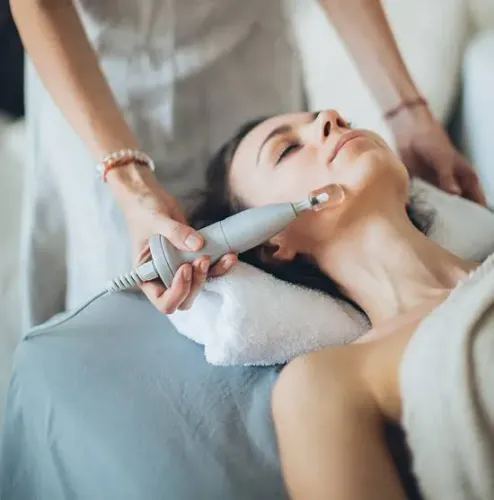Skin tightening and lifting procedures service image