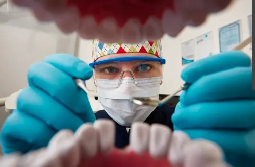Full Mouth Dental Implants (All-on-4 / All-on-6)  service image