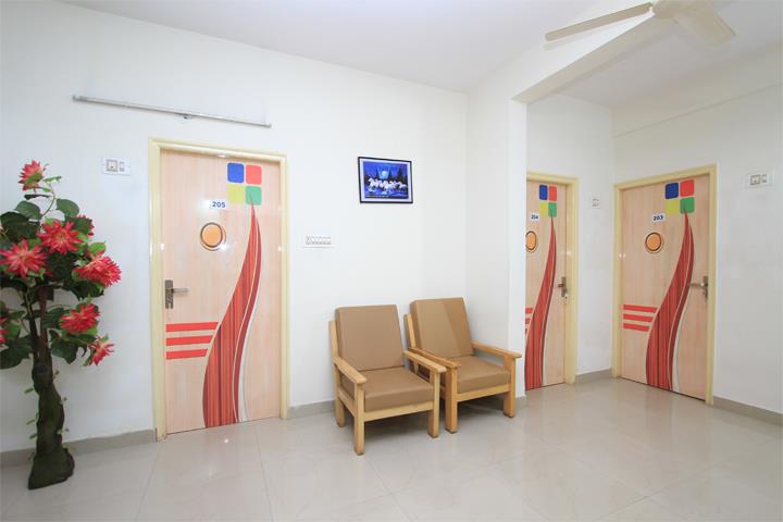 TRIPLE BEDROOM SERVICES APARTMENT