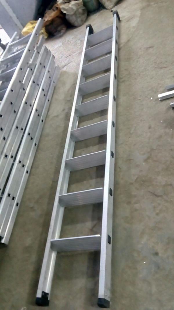 AQPC ALUMINIUM wall supporting single lasdder Tested Quality Hindalco make ALUMINIUM Section shape of size 88mm x25mm x2.5mm steps made out of 1 pcs aluminium stepEdging of size 112 mm on front side widt of the ladder 400mm aluminium wall ladder non-slippery Rubber pad fitted top and bottom end with nut bolts