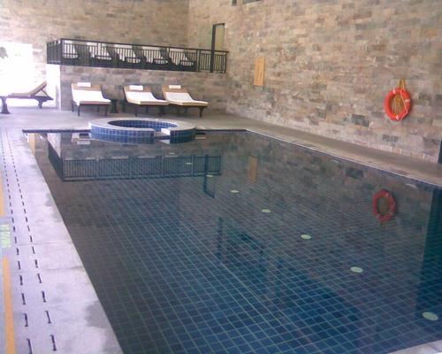 Jacuzzi Embedded Pool