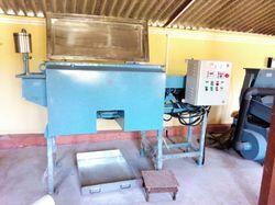 Daliya Roasting Machine offered can be made available in different working specifications and can be made available in different processing volumes as demanded by the customers. Further, these can be made available in different operating configuration choices including in standard and OEM options as demanded by the customers. Some of its features include Precision engineered parts for consistent working performance Can be made available in different volume capacities Sturdy construction finishes for lasting performance.