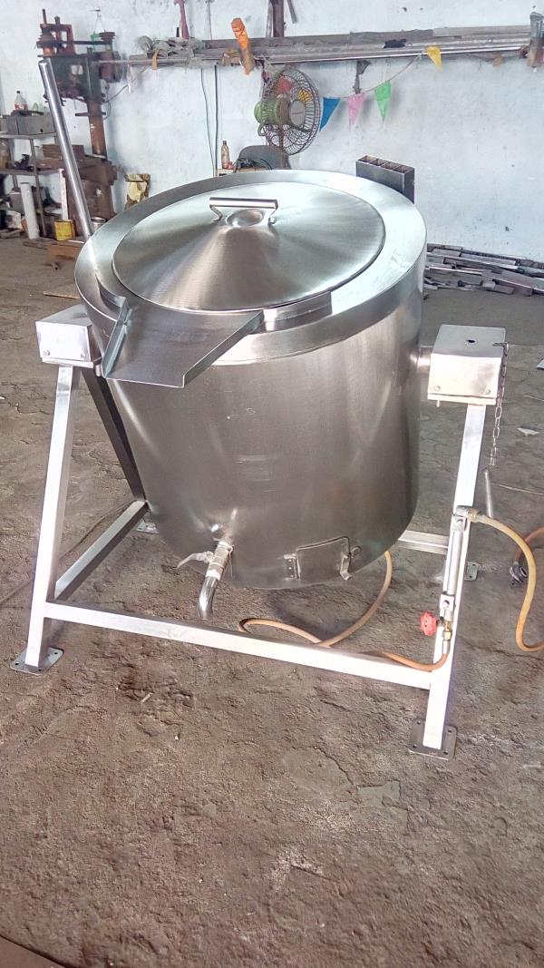 SS Triple jacket rice cooking vessel with burnervarious sizes are available. 100 to 300 liters