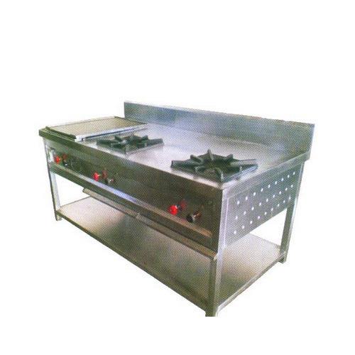  Proudly introduce a wide assortment of 2 Burner Range to our esteemed clients that is known for its various features. The burner offered by us is manufactured using quality approved raw material and contemporary machines by keeping pace with current market standards. Furthermore, our adroit team of quality controllers perform a series of tests on the offered range to ensure a defect free delivery at clients' end.