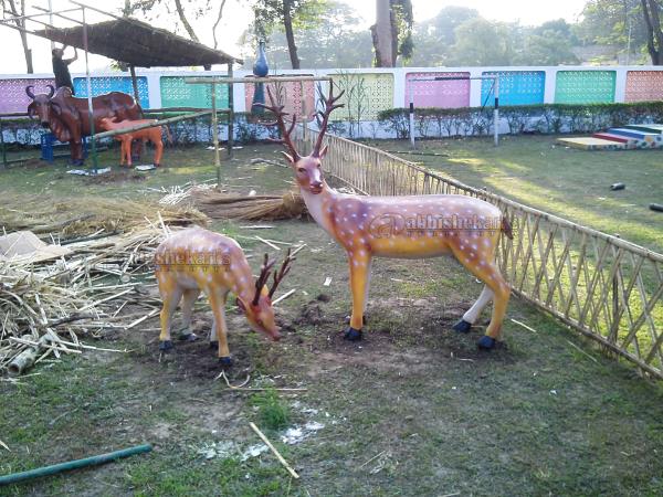 FRP Deer with baby Statue Size - life size Material: Made of high grade Fiber/FRP material. Application : Amusement park, Banquets, Resorts, Park, shopping malls, supermarkets or restaurants, school, residential communities, kindergartens, and other kinds of amusement application. Call : +91 9432170021, +91 9433549439 Mail : abhishekartskolkata@gmail.com We also make fiber duck statue, FRP deer statue, fiberglass beer sculpture, camel statue, FRP crocodile statue, fiberglass cow statue, Zebra, Giraffe statue, Horse statue, fiber kangaroo statue, Fiberglass Tiger Statue, Monkey statue, Leopard statue, Owl Sculpture, Eagle statue, Bird statue, Fiber Elephant statue, Rabbit statue, Rhino statue, fiber peacock statue, fiber lion statue, FRP Dinosaur statue, fiber sheep statue for park.