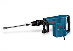 Features:1. Service display2. SDS-max toolholder with integrated dust protection3. Variable chisel fitting in 12 angle positions4. Auxiliary handle can be adjusted and rotated 360°Foam handle5. Wide sliding switch for convenient switching on and off6. High-volume carrying case7. Cut-off carbon brushes8. Also suitable for left-handers.Functions1. Constant Electronic2. Noise/vibration information3. Measured values determined according to EN 60745.4. Total vibration values (vector sum of three directions)