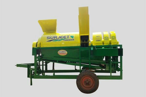 Produces long and smooth husks and throws at the distance of 25 to 30 feet.
Capable of producing 35 to 50 sacs of husks in an hour.
Threshing of both moist and dry crops can be done.
Minimum diesel consumption and compatible with any small and big sized tractor.
Available in all colours.