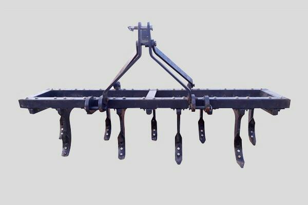 Heavy Duty Channel Used Sturdy Frame To Withstand Heavy Loads, Bending Stresses And Strains.Thicker Tines To Restrain Sudden Impact Loads.Positive Projection Angle Of Tines To Give Easier And Deeper Penetrations With Effective Uprooting Of Crop Residue And Cutting Of Heavy Soil Clods.Dual Springs To Provide High Tensile Strength To Each Tine To Safeguard During Heavy Shock Loads And Impact Loads.Sharp Edged Reversible Shovels That Gives Deeper Penetrations At Any Soil Conditions And Can Be Reversed And Used On The Other Side After Complete Wear Of One Side.Provision For Spacing Adjustments Between Tines To Be Useful For Various Soil Conditions And Various Crops.