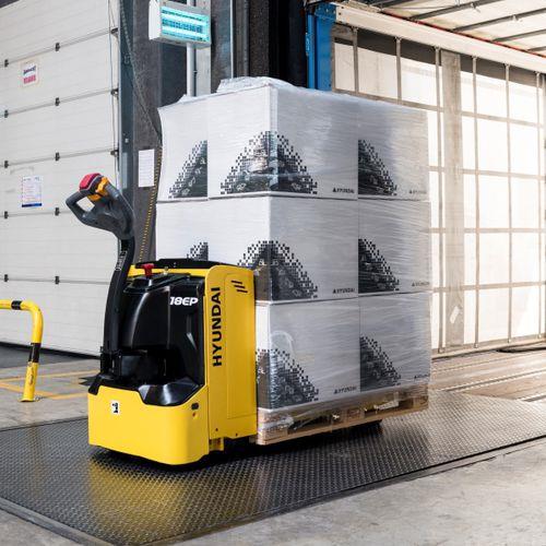 HYUNDAI WAREHOUSE EQUIPMENT Electric pallet truck 
