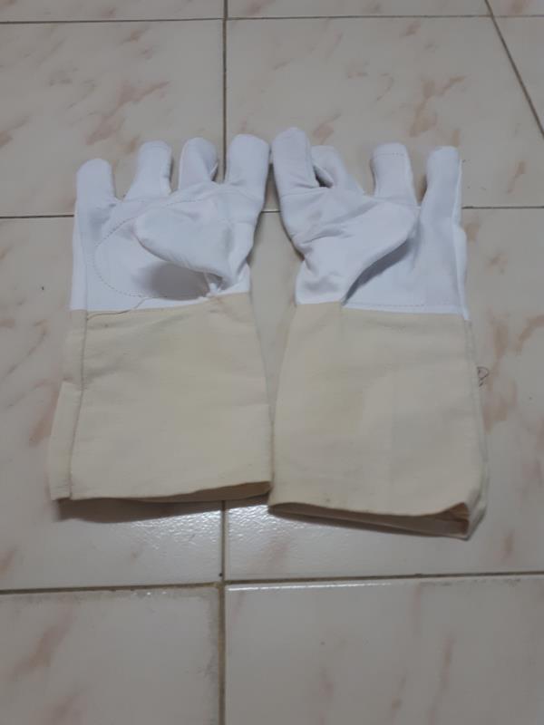 We manufacture cotton gloves in bulk quantities at nominal rate. these are really comfortable to wear and is designed to fit any hand dimensions.