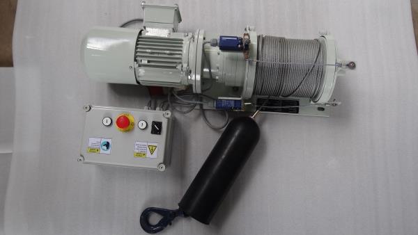 ELECTRIC WINCH MANUFACTURER AND SUPPLIERThe winch is mounted suspended from the ceiling. The rope is lowered through a hatch in the ground.Technical Specifications• Safe Working Load: 200 Kg.• Lifting height: 80 to 110 meters• Lifting Speed: 16/18/20 meter/min. Average (Optional)• Rope: 5mm Galvanized non twist typeAdditional Information:• Item Code: NEW200Electric winch manufacturer and supplier in Vadodara,Gujarat,India.