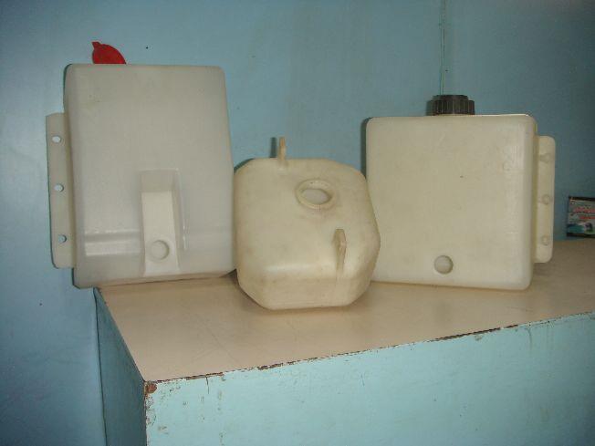 Wiper tanks