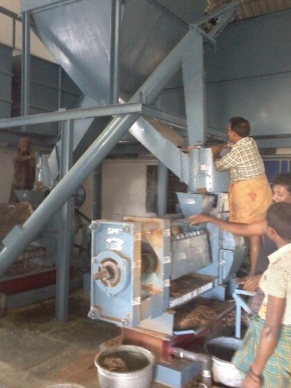 Purpose : Cutting Copra Storage HopperCapacity : 1 Ton to 3 TonPrice : For 1 Ton Rs. 45,000            For 3 Ton Rs. 90,000     Easy operationsLonger service lifeRobust constructionSmooth finishing