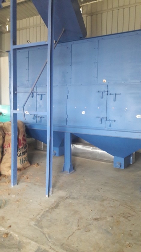 Copra Escalater Price : 1,50,000 Per Number Capacity : 1 to 5 ton Hopper Heat Production : 120 DegreePrice : Rs. 75,000 to 1,50,000