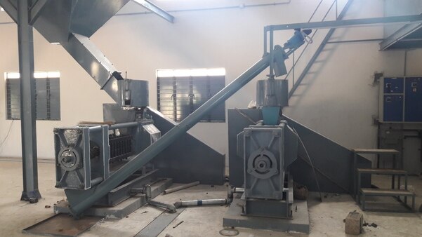 Purpose : Copra Crazing Capacity : 600 Kg Per HourPower : 30 HPPrice : Rs. 2,90,000 to 3,20,000