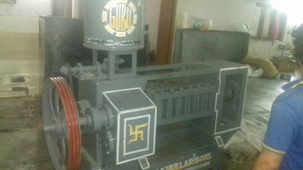 Capacity : 150 Kg Per hourPower : 15 HPPrice : Rs.1,95,000