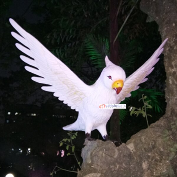 Kakatua Bird Statue